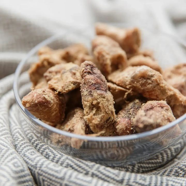 Freezy Paws Freeze-Dried Chicken Heart & Salmon Treats 100g chicken